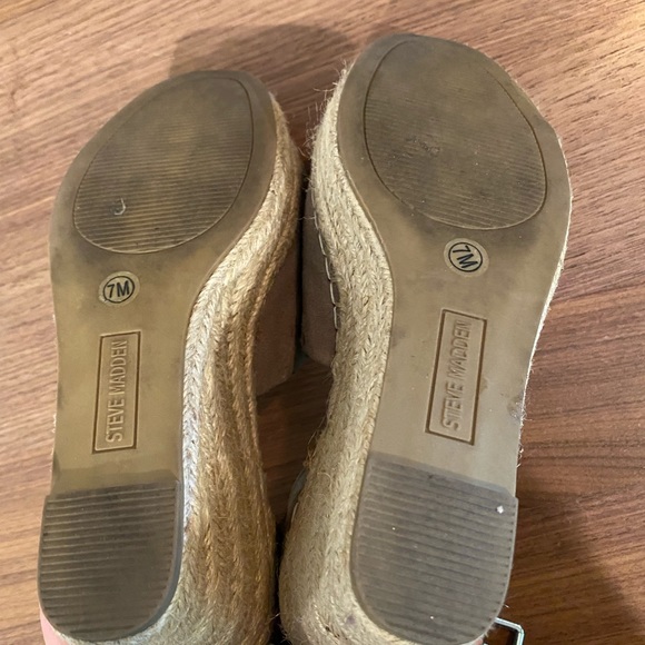 Steve madden olive wedges size 7 - Picture 3 of 3